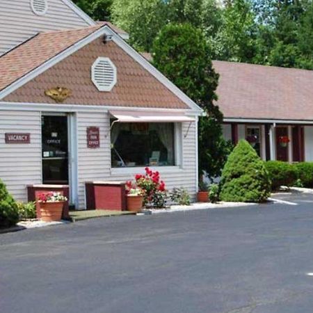 Lenox Inn Exterior foto